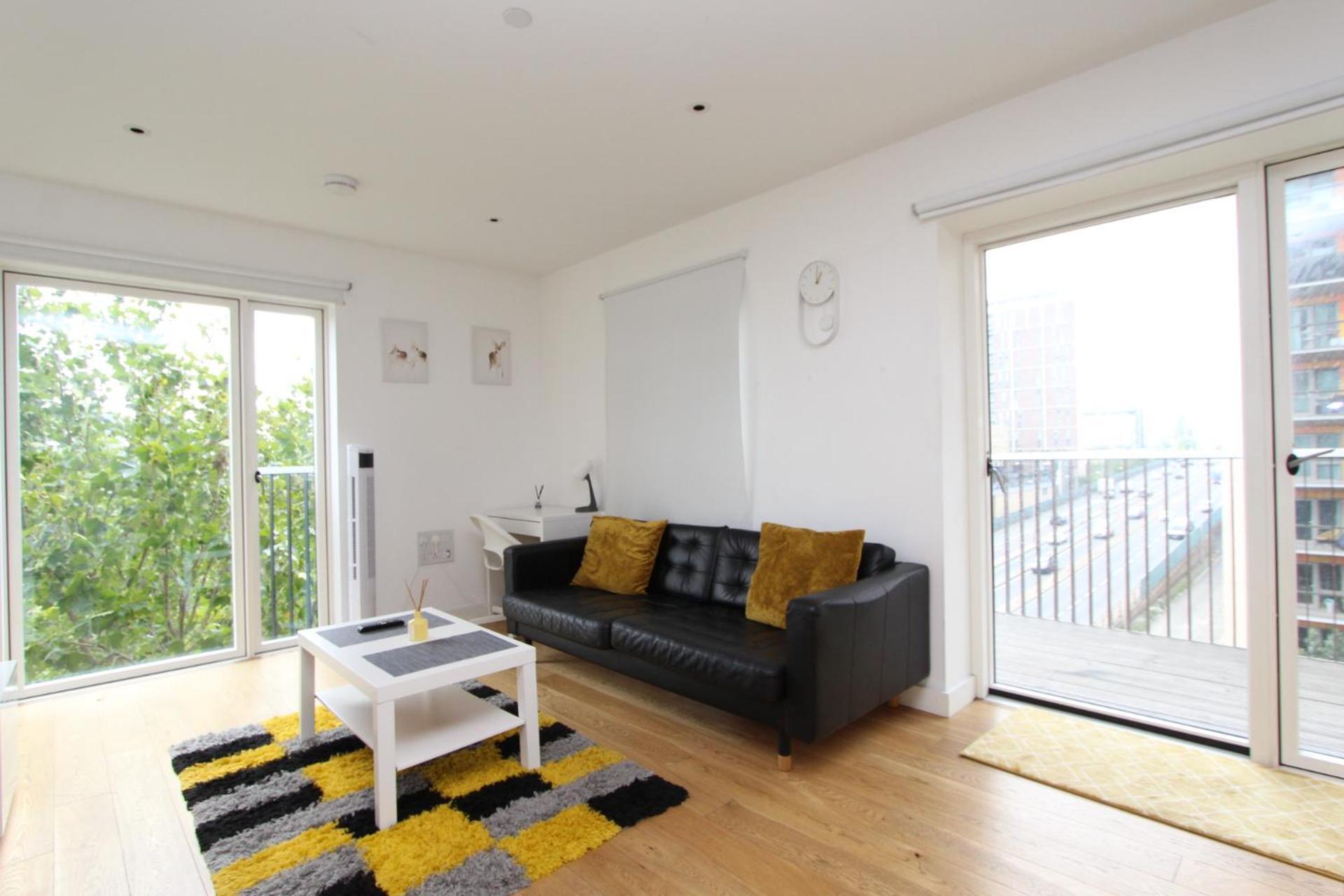 Spacious & Modern 1 Bedroom Close To Station In E16 London Exteriör bild