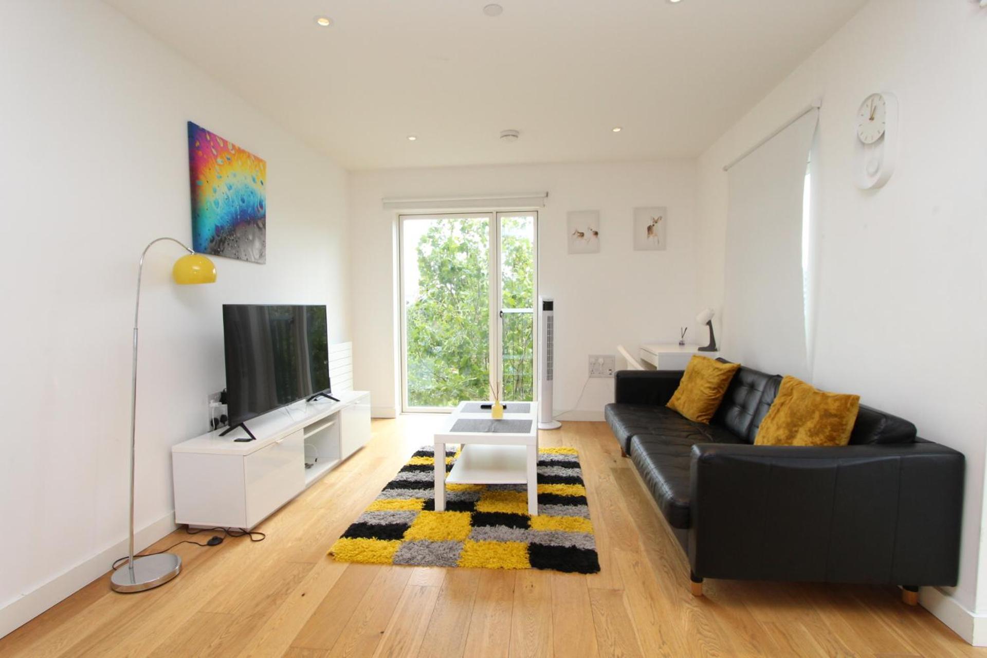 Spacious & Modern 1 Bedroom Close To Station In E16 London Exteriör bild
